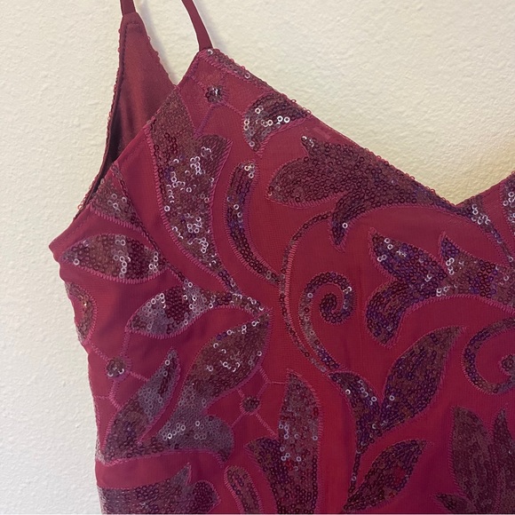 Never Worn Show Me Your Mumu Maroon Sequined Shift Dress - Picture 4 of 6